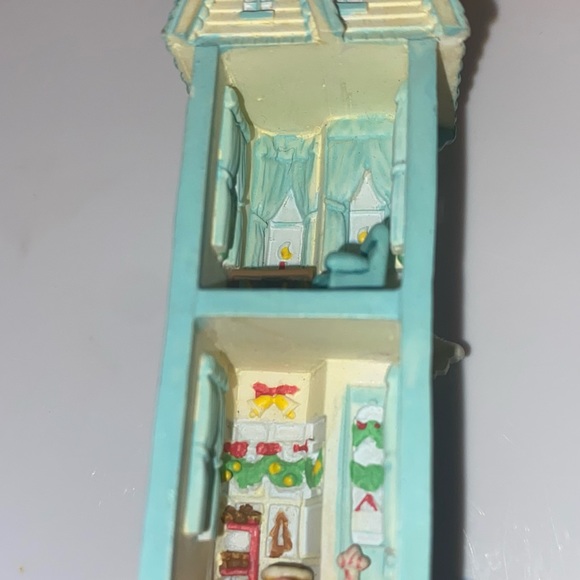 Town Lane Ornament for the holidays Bakery - Picture 4 of 5
